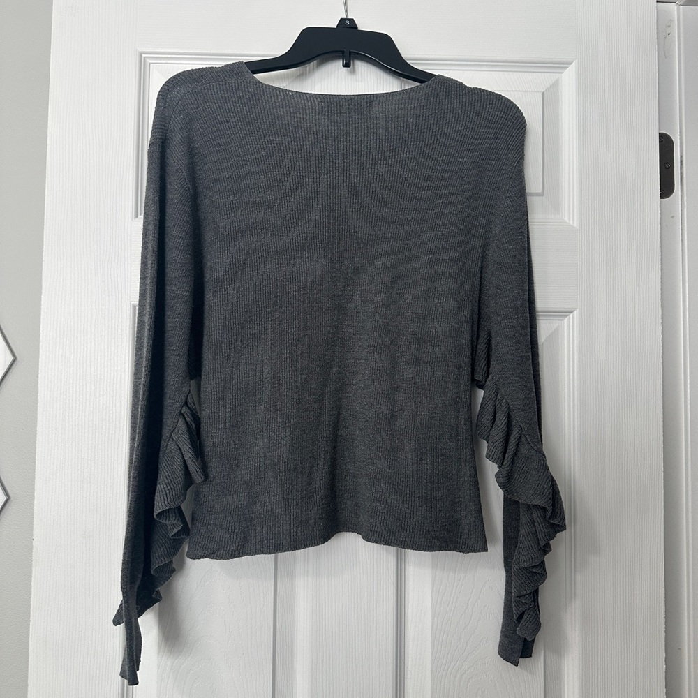 John + Jenn Gray Ruffle sleeve sweater XS - Picture 5 of 5